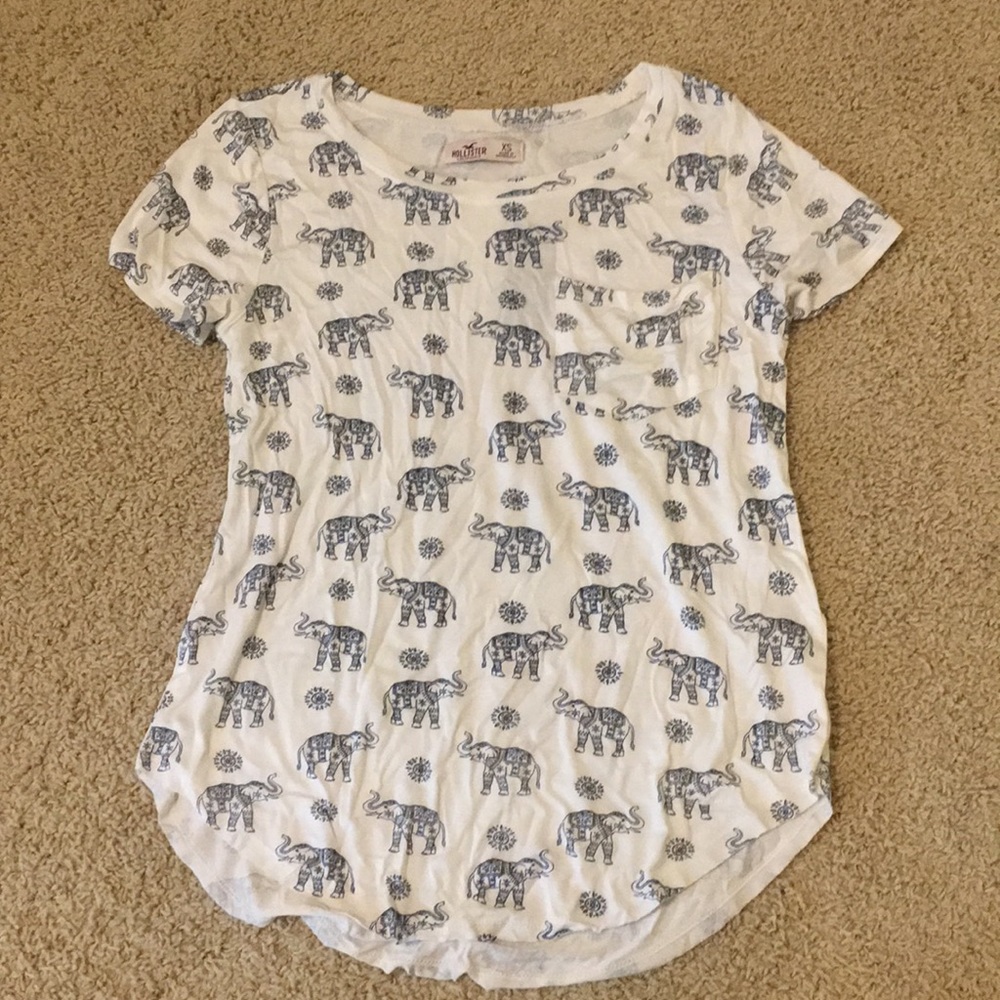 White and blue Elephant pocket tee